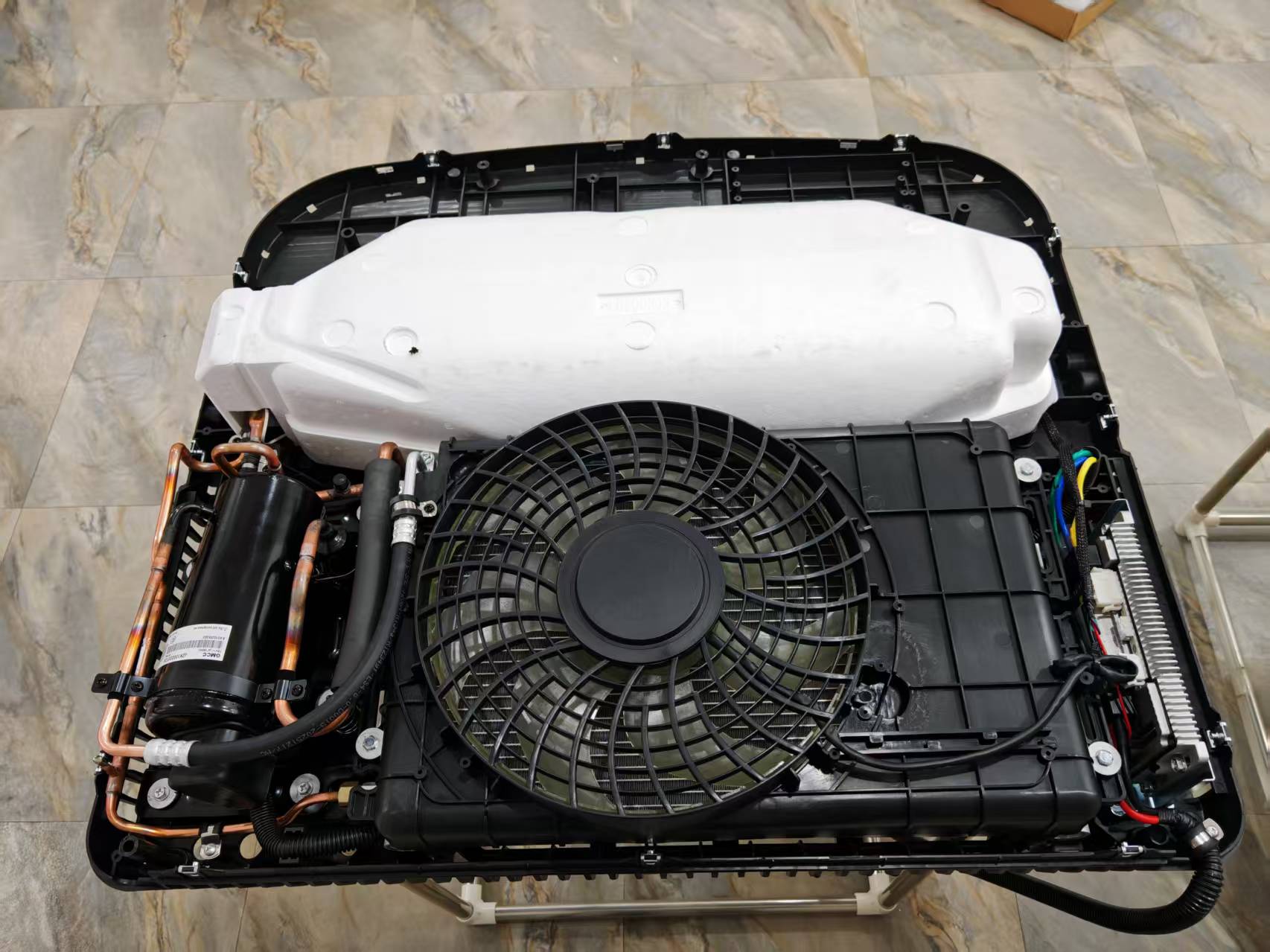 12V 24V Integrated Parking Air Conditioner: Silent, Energy-Efficient, and Power-Saving - 图片 2